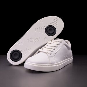 Fuego Low-top dance sneakers