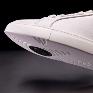 Fuego Low-top dance sneakers